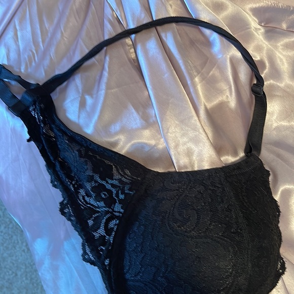 Black bra - Picture 2 of 4